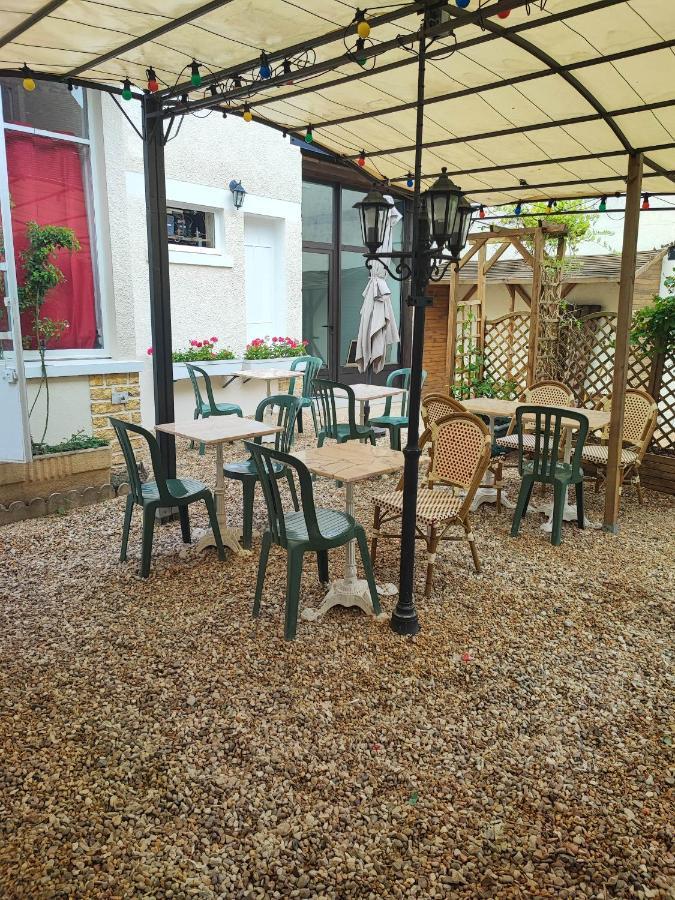 Hotel La Madeleine à Saint-Benoît-sur-Loire Extérieur photo