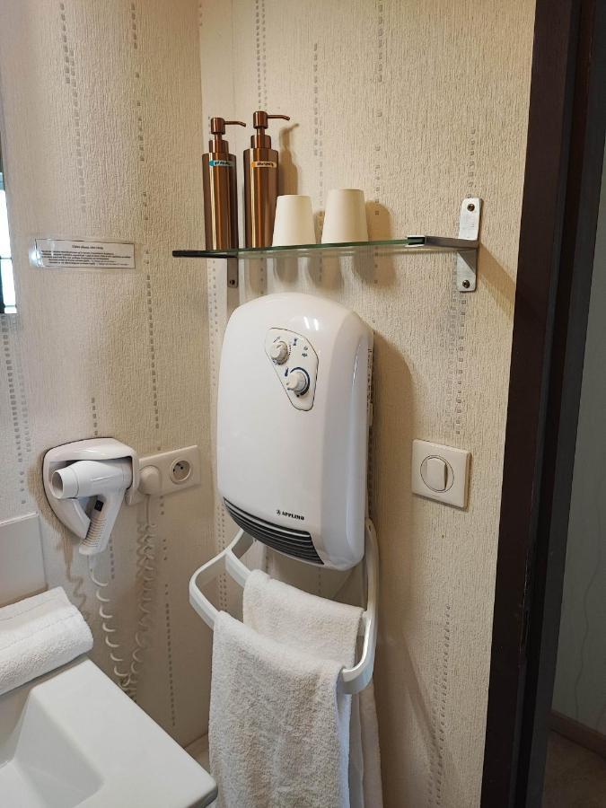 Hotel La Madeleine à Saint-Benoît-sur-Loire Extérieur photo