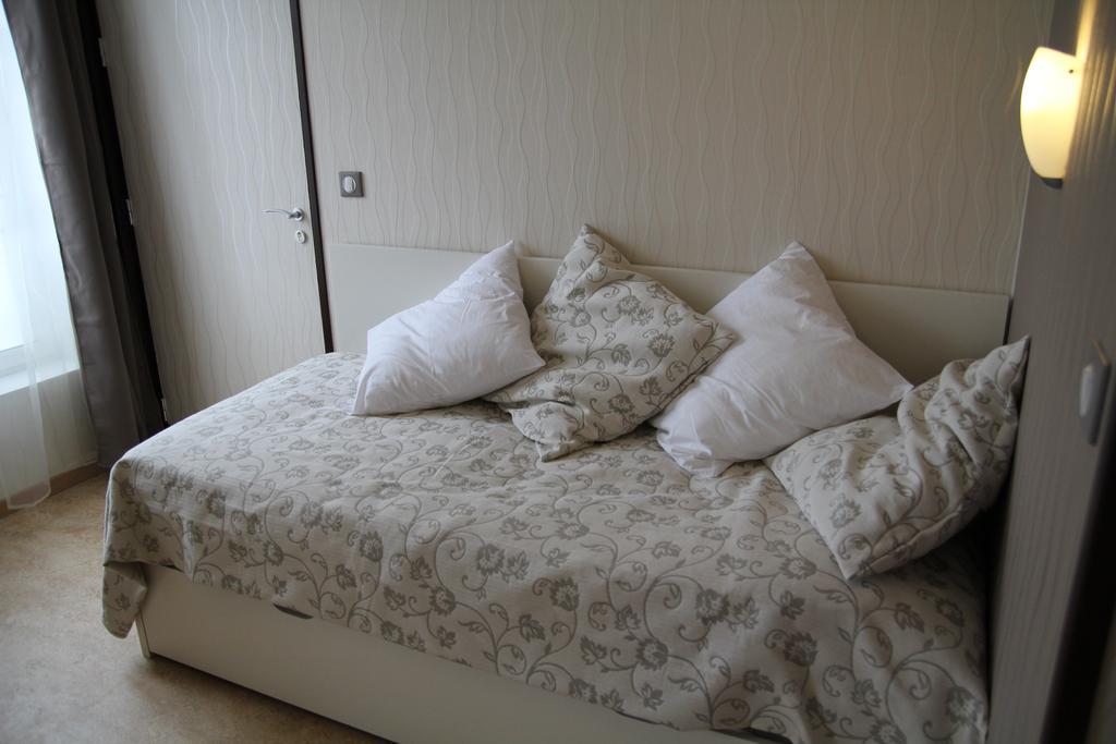 Hotel La Madeleine à Saint-Benoît-sur-Loire Chambre photo