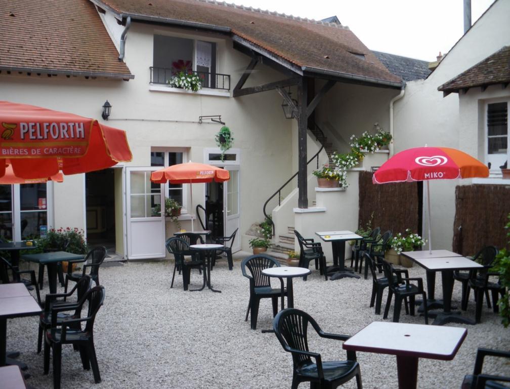 Hotel La Madeleine à Saint-Benoît-sur-Loire Extérieur photo