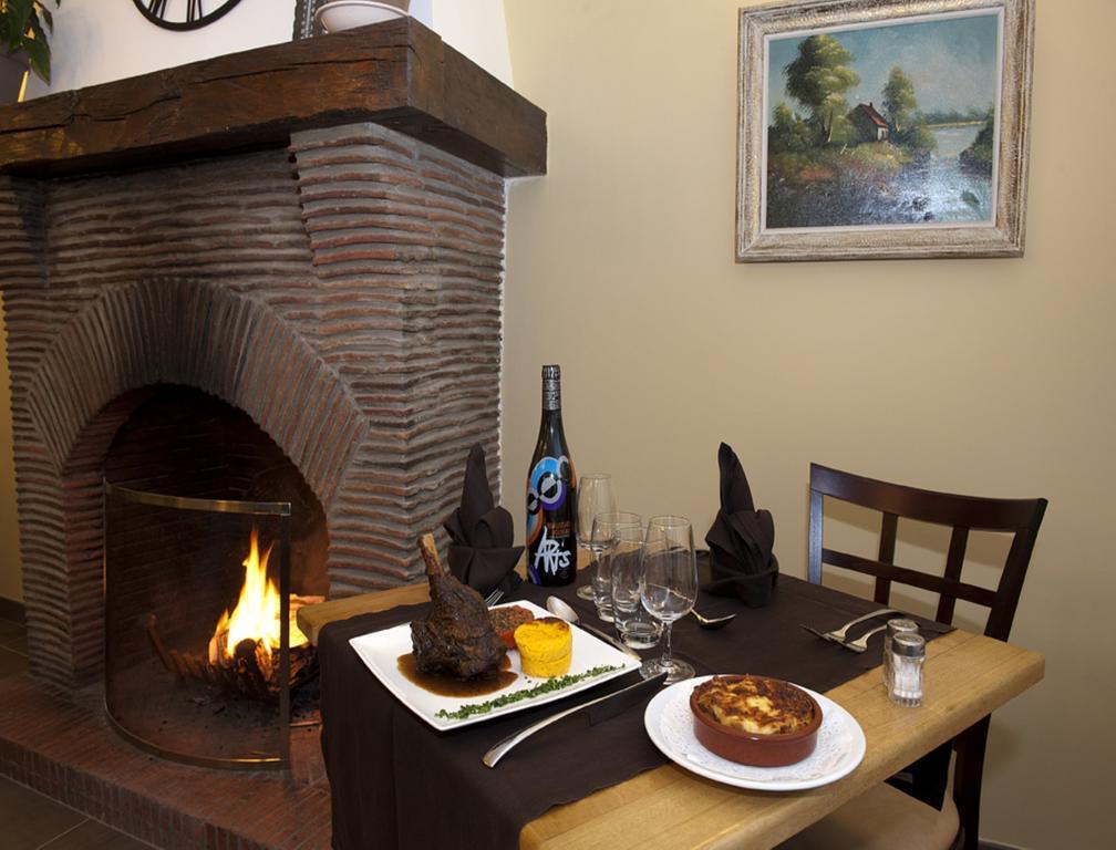Hotel La Madeleine à Saint-Benoît-sur-Loire Extérieur photo
