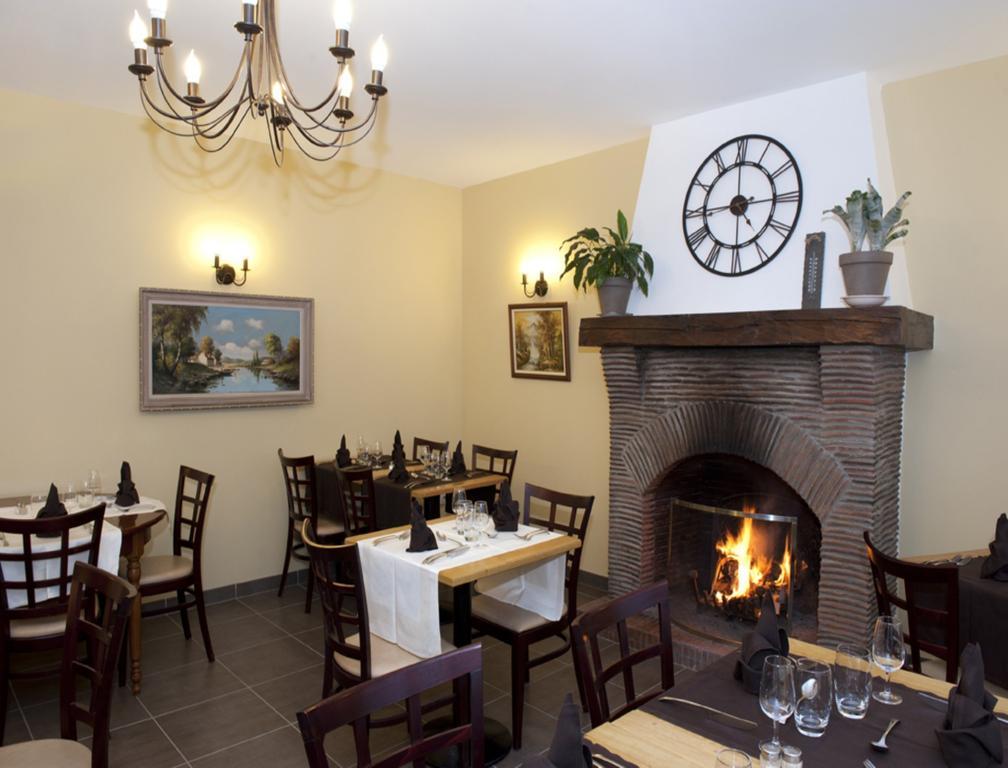 Hotel La Madeleine à Saint-Benoît-sur-Loire Extérieur photo