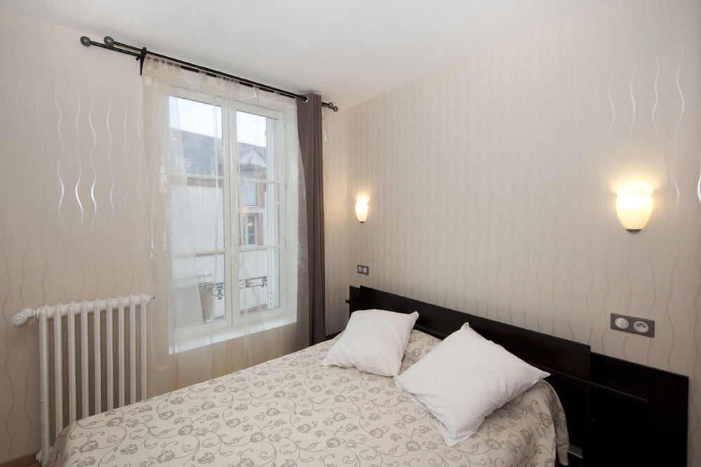 Hotel La Madeleine à Saint-Benoît-sur-Loire Extérieur photo